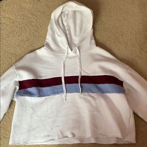 A super cute white slightly cropped sweatshirt!!